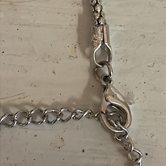 16.5” Contempo Collection silver plated Omega chain necklace & heart pendant - Picture 11 of 16